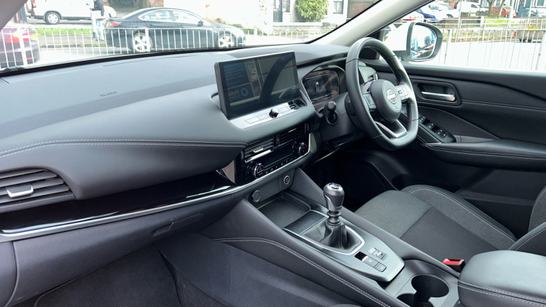 Nissan Qashqai 1.3 DiG-T MH N-Connecta 5dr Petrol Hatchback